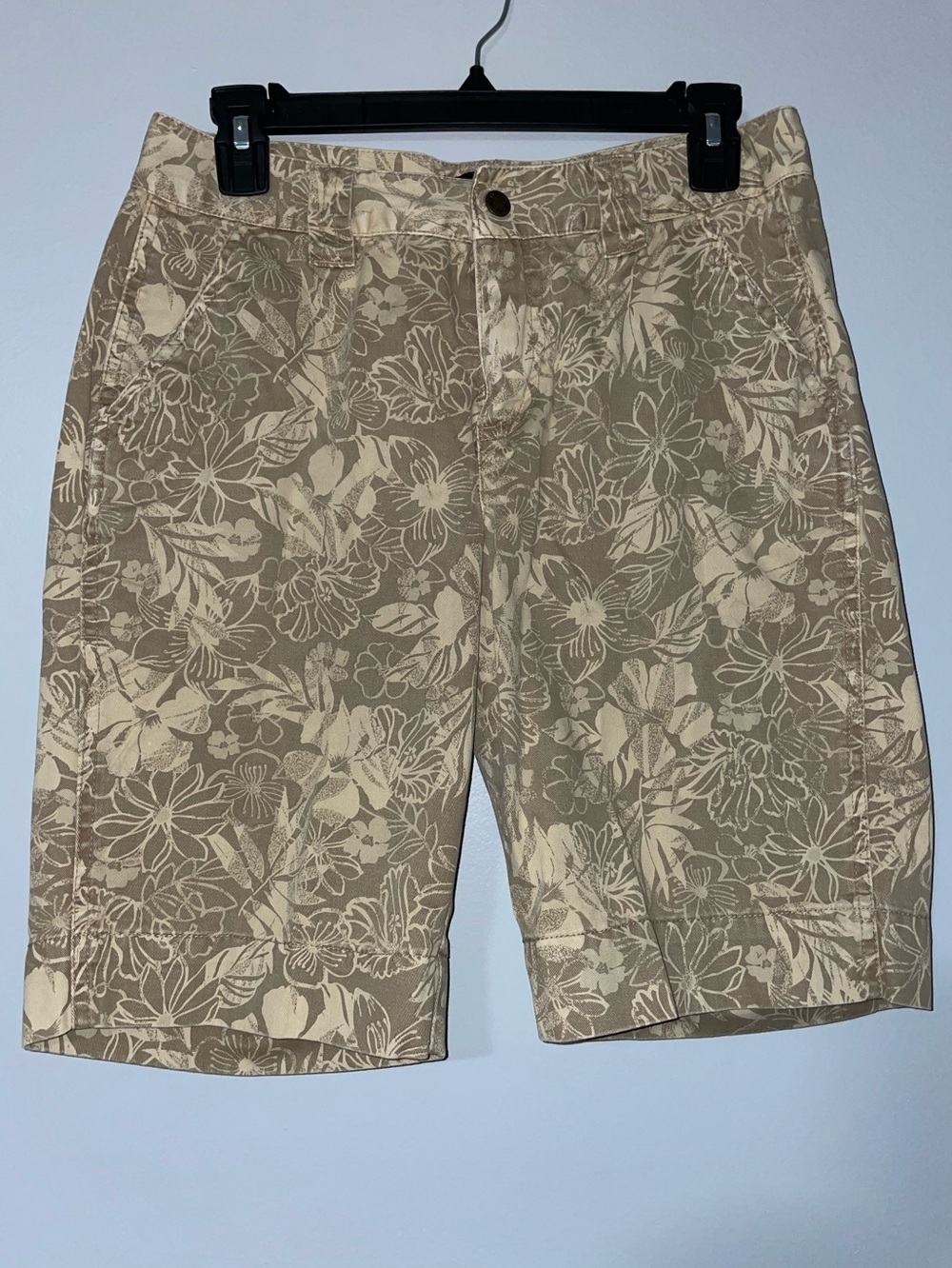 🌻Women’s Floral Print Beige Shorts
